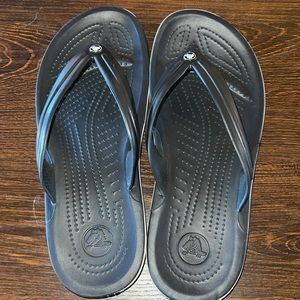 Crocs -CrocBand Flip. Excellent condition. Size 8 BLACK